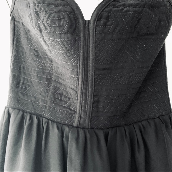 🔥 H&M Sweetheart Strapless Dress - Picture 3 of 4